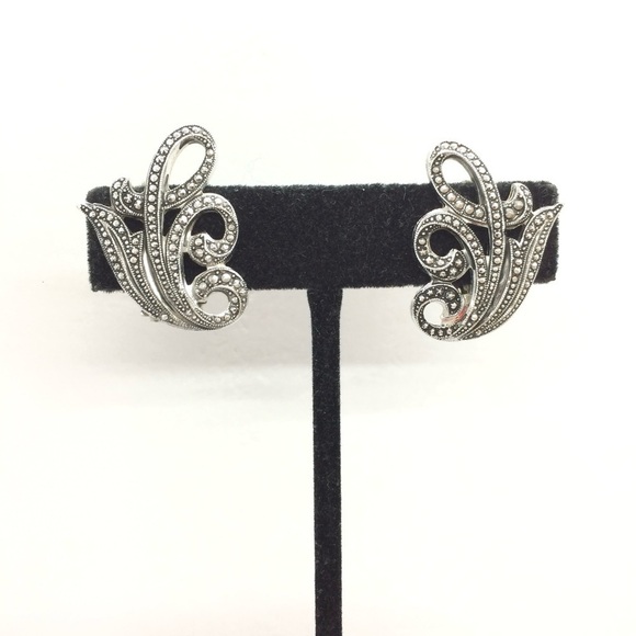 VINTAGE WEST GERMANY CLIP ON EARRINGS FAUX MARCASITE SILVER TONE LEAVES PLANT - Picture 6 of 17